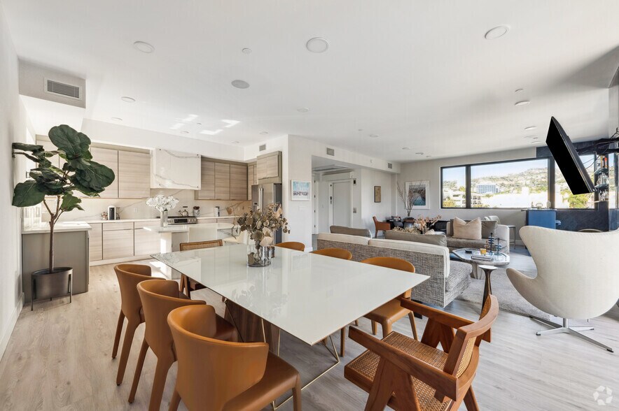 More Photos Of 137 N Doheny Dr, West Hollywood Multifamily For Sale