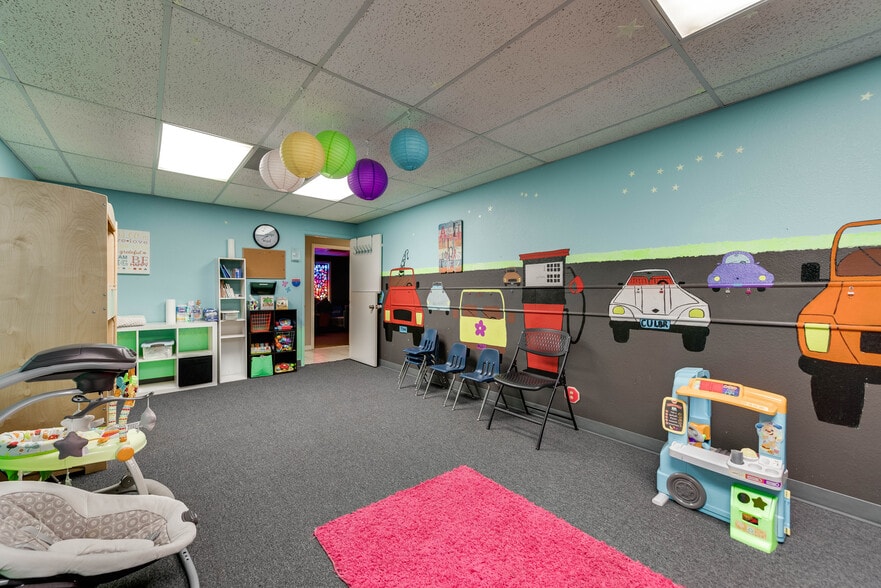 More Photos Of 1001 Austin St, Midland Religious Facility For Sale