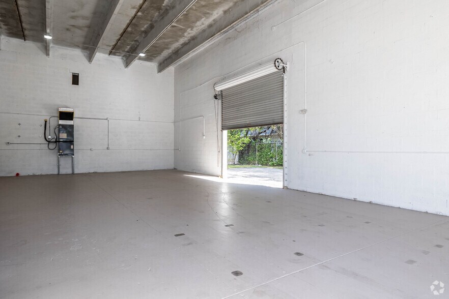 More Photos Of 14315 SW 139th Ct, Miami Warehouse For Lease