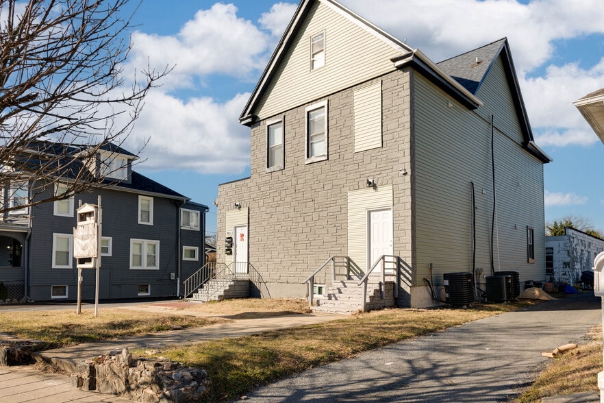 More Photos Of 4906 Harford Rd, Baltimore Religious Facility For Sale