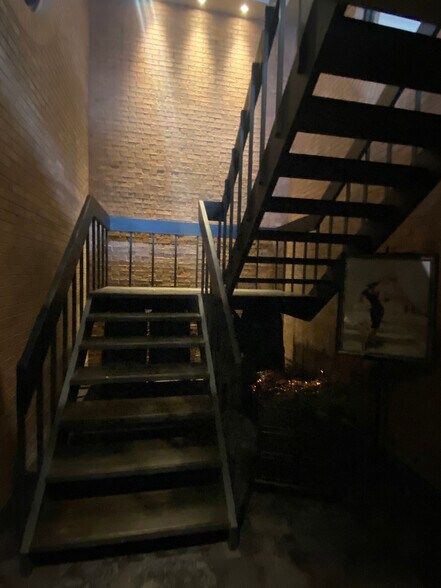 More Photos Of 424 Waterloo St, London Medical For Lease
