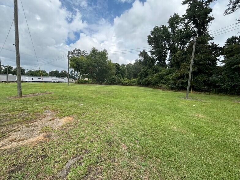 More Photos Of 2833 E Palmetto St, Florence Hotel For Sale