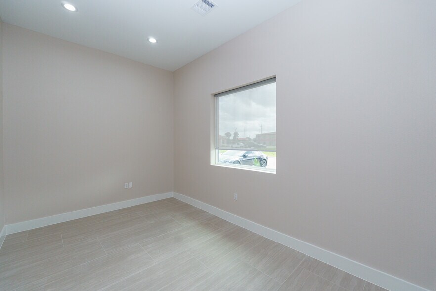 More Photos Of 8525 N Sam Houston Pkwy E, Humble Office Residential For Sale