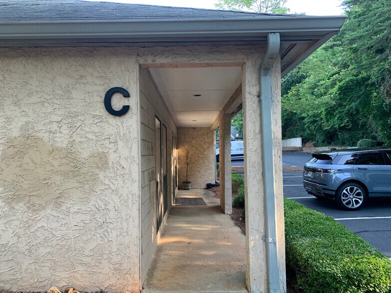More Photos Of 875 Old Roswell Rd, Suite C-200, Roswell Office For Lease