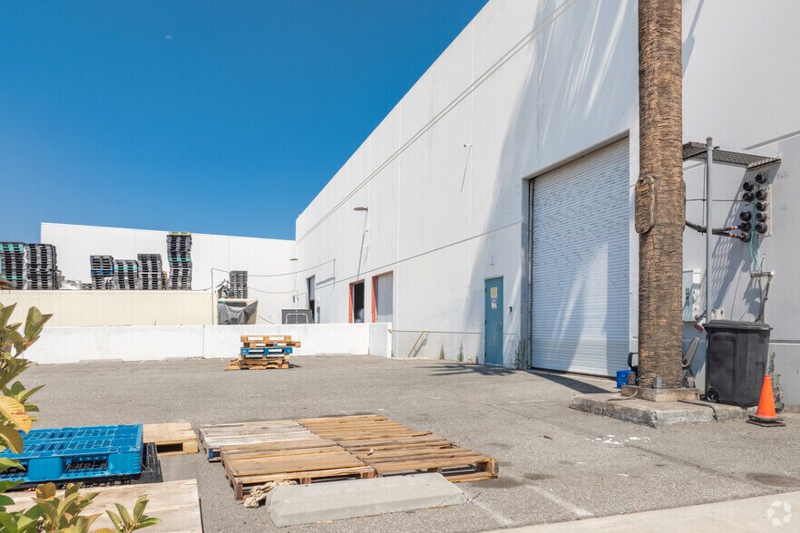 More Photos Of 1536 W 228th St, Torrance Warehouse For Lease