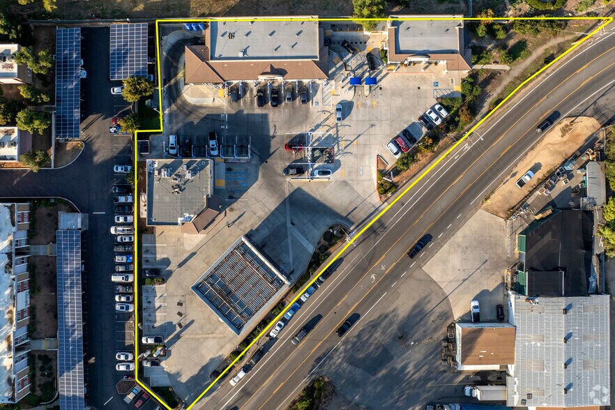 More Photos Of 936 E Mission Rd, Fallbrook Freestanding For Lease