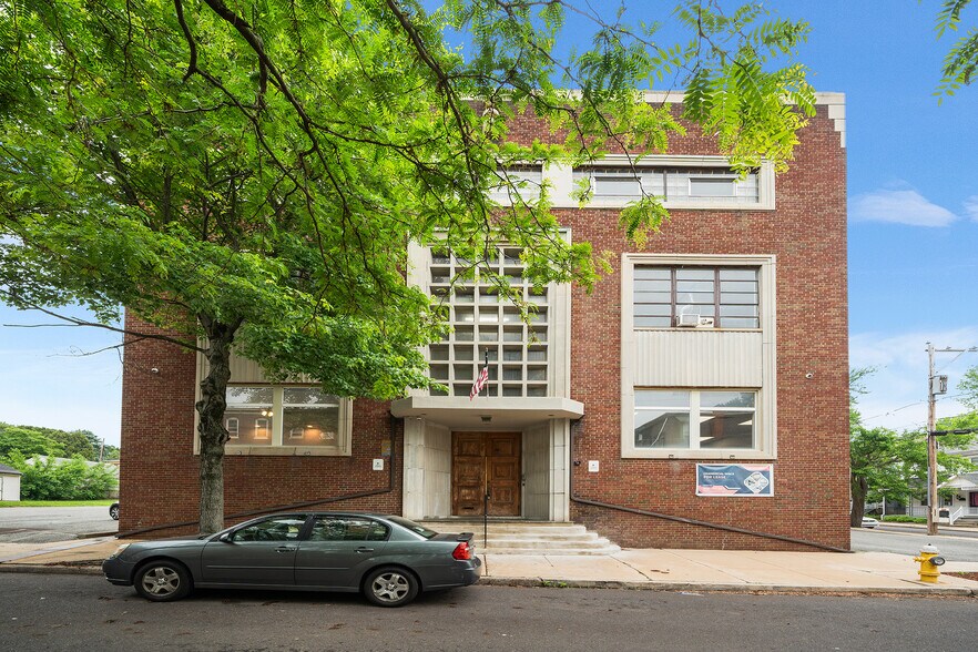 More Photos Of 379 Cherry St, Pottstown Flex For Lease