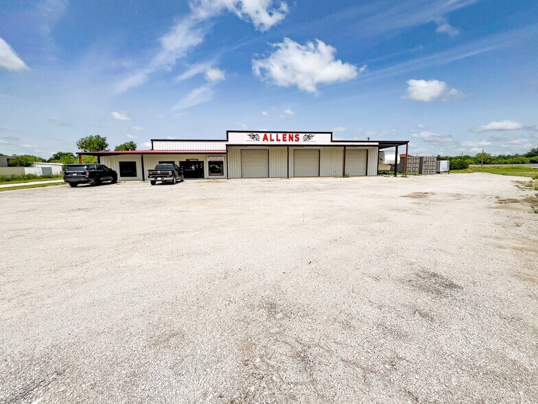 More Photos Of 1307 US-84, Coleman Warehouse For Sale