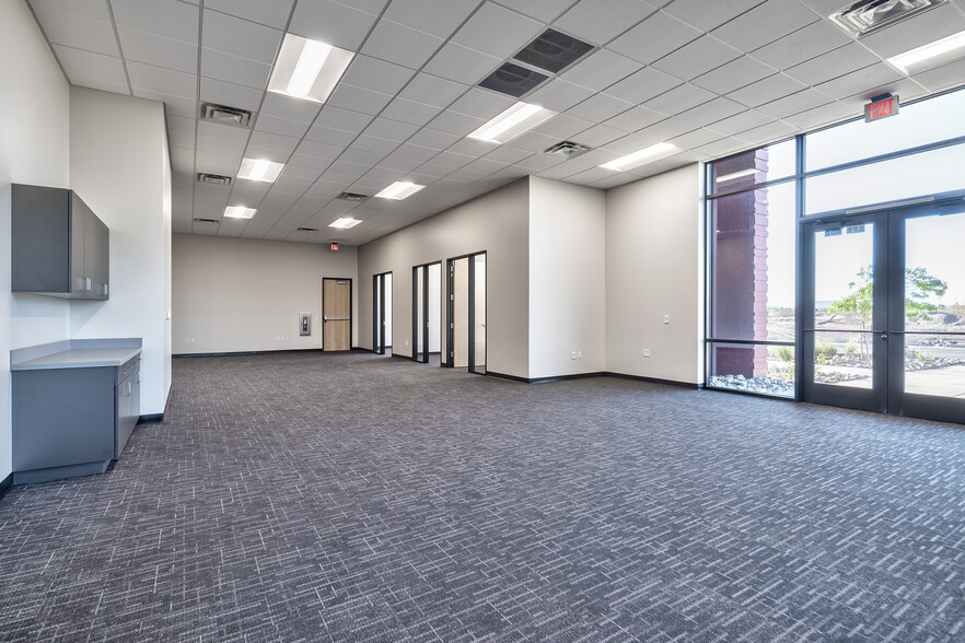 More Photos Of 9512 E Elliot Rd, Mesa Warehouse For Lease