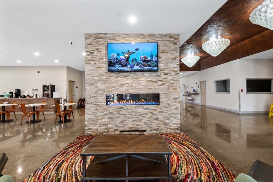 More Photos Of 50 Comstock St, Richland Hotel For Lease