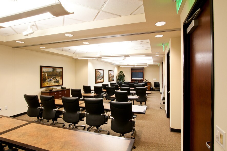 More Photos Of 101 Parkshore Dr, Folsom Office For Lease