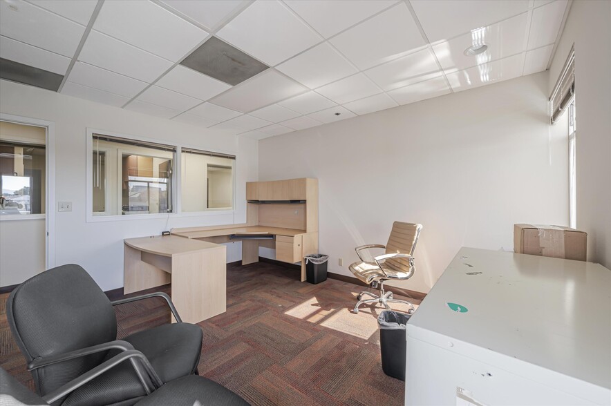 More Photos Of 370-390 Bridge Pky, Redwood City Medical For Lease