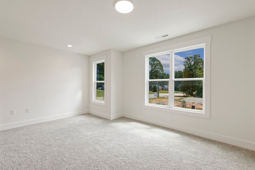 More Photos Of 114 Chella Ct, Sanford Multifamily For Sale