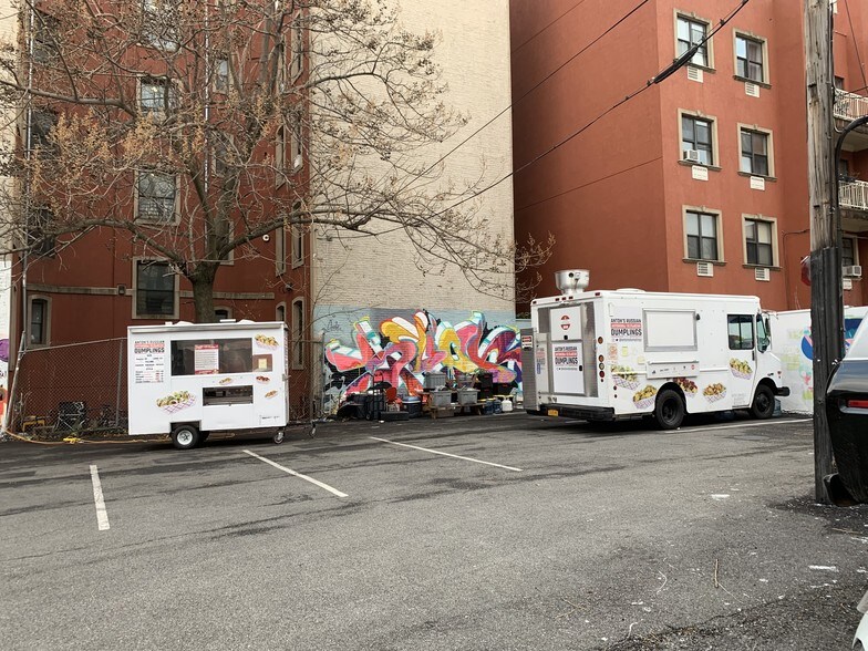 More Photos Of 90 Havemeyer St, Brooklyn Land For Lease