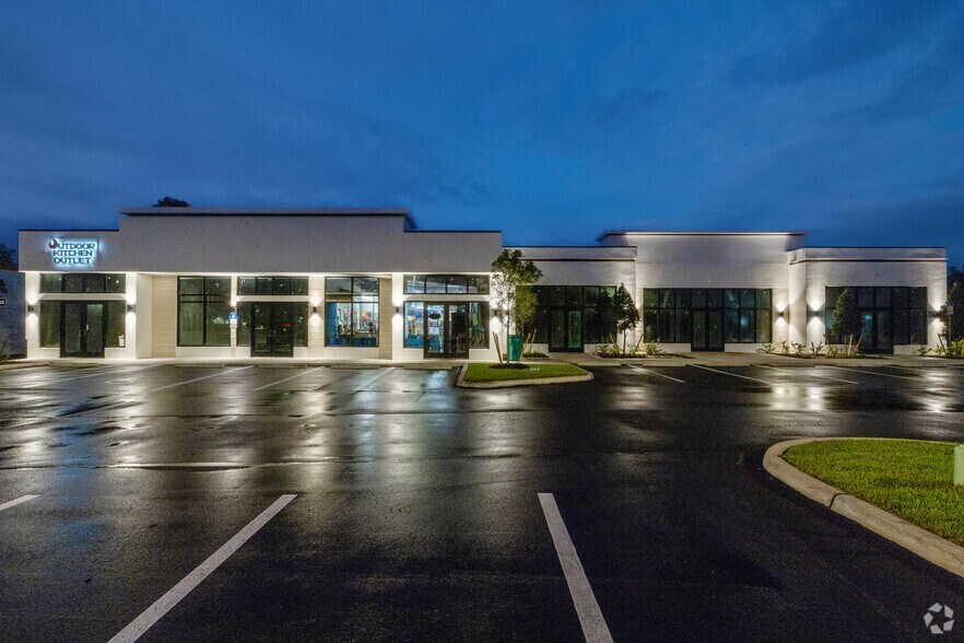 More Photos Of 11222 E Tamiami Trl, Naples Freestanding For Lease