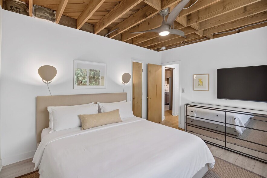 More Photos Of 22357 Pacific Coast Hwy, Malibu Apartments For Sale