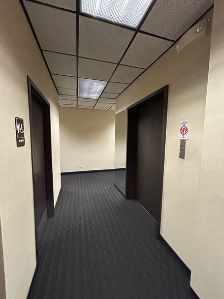 More Photos Of 4747 W Peterson Ave, Chicago Office For Lease