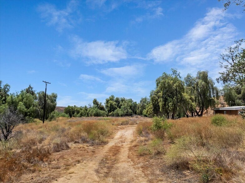 More Photos Of 1350 Firethorn Ave, Riverside Land For Sale
