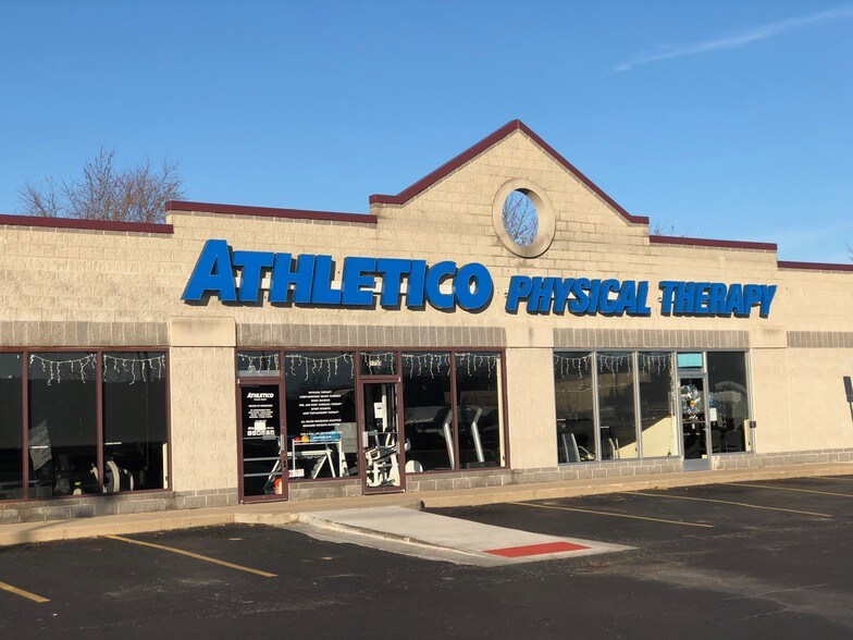 Primary Photo Of 1711-1807 N Richmond Rd, McHenry Unknown For Sale