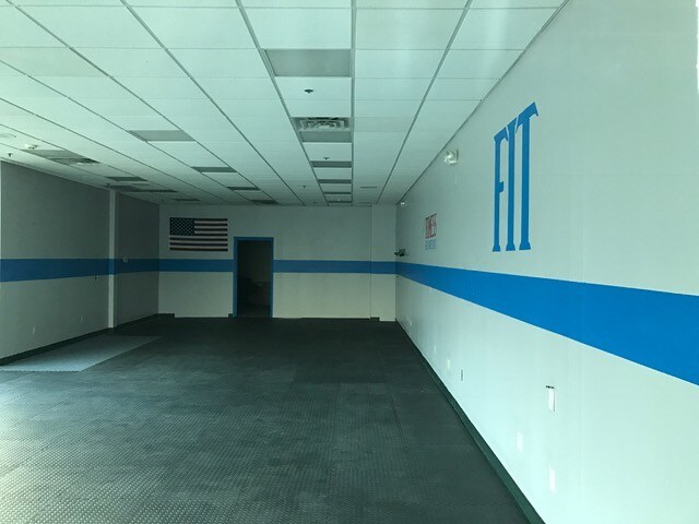 More Photos Of 912 W Bay Ave, Barnegat Storefront For Lease