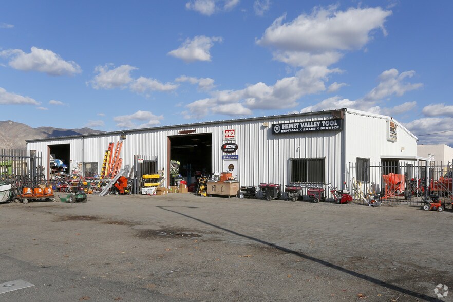 More Photos Of 385 W Esplanade Ave, San Jacinto Service For Sale