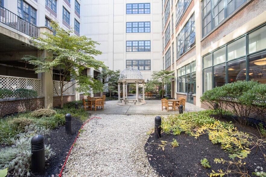 More Photos Of 1 Market St, Camden Apartments For Lease