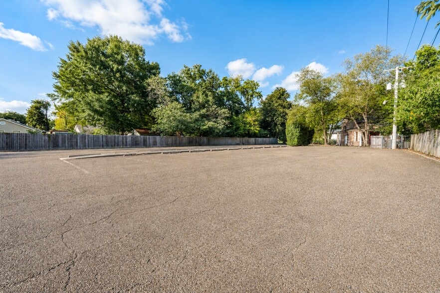 More Photos Of 3112 Jackson St, Alexandria Office For Sale