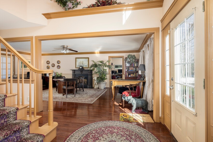 More Photos Of 860 Union Rd, West Seneca Office Residential For Sale