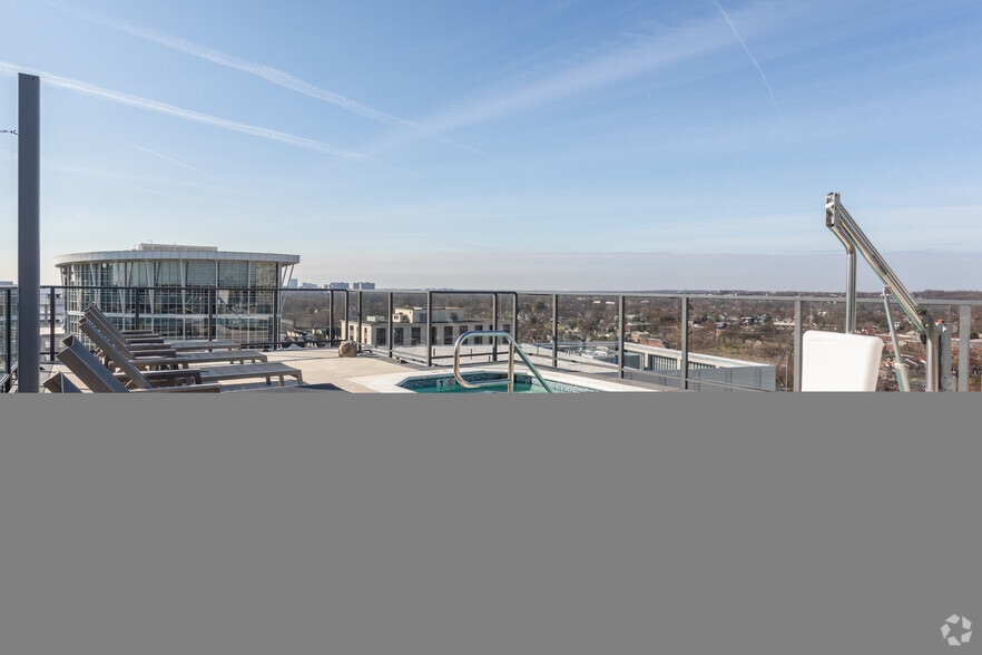 More Photos Of 1008 N Glebe Rd, Arlington Apartments For Lease