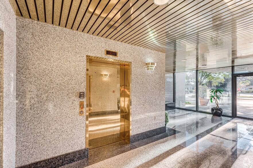 More Photos Of 140 Intracoastal Pointe Dr, Jupiter Office For Sale