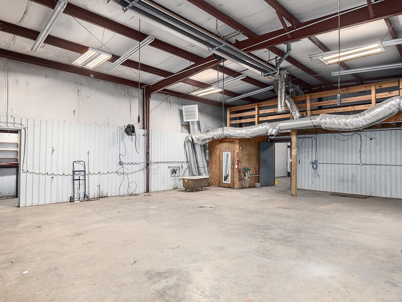 More Photos Of 15 Gill St, Asheville Auto Dealership For Sale