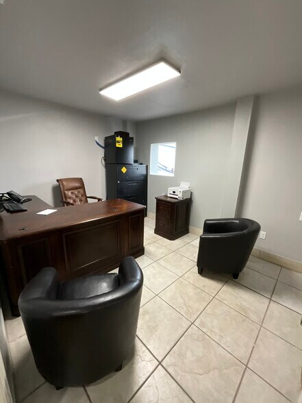 More Photos Of 8310 Congress St, Port Richey Self Storage For Sale