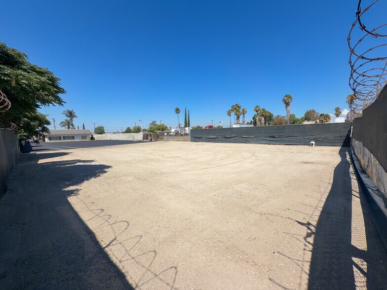 More Photos Of 10051 Mission Blvd, Jurupa Valley Contractor Storage Yard For Lease