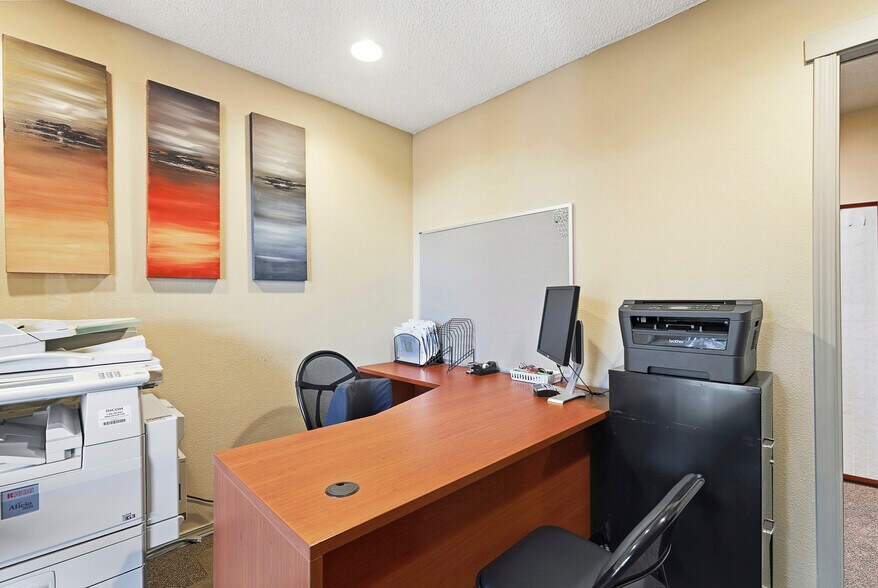 More Photos Of 9055 SW Beaverton Hillsdale Hwy, Portland Office For Lease