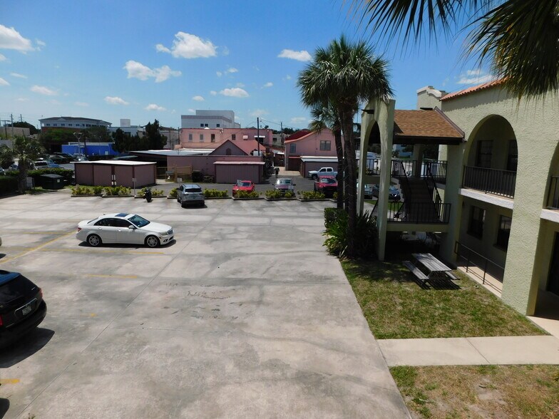 More Photos Of 319 River Edge Blvd, Cocoa Office For Lease