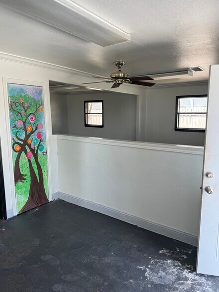 More Photos Of 418 Beauty Ln, Whitesboro Specialty For Lease