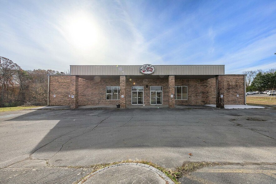 Primary Photo Of 2808 E Lamar Alexander Pky, Maryville Freestanding For Lease