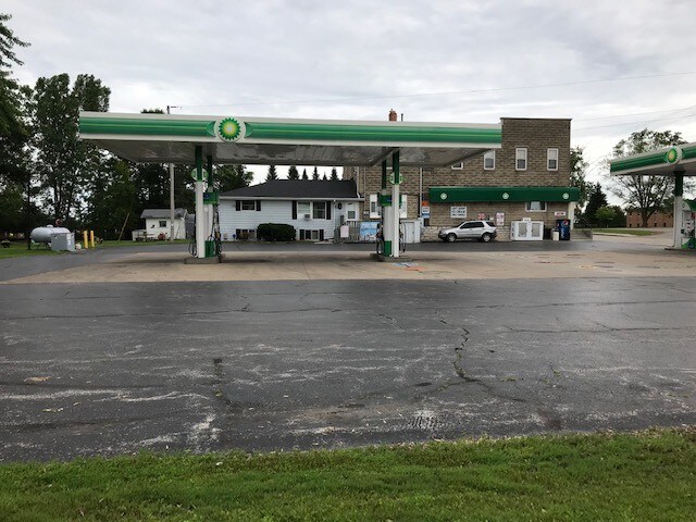 More Photos Of 3074 S County Road T, Green Bay Convenience Store For Sale
