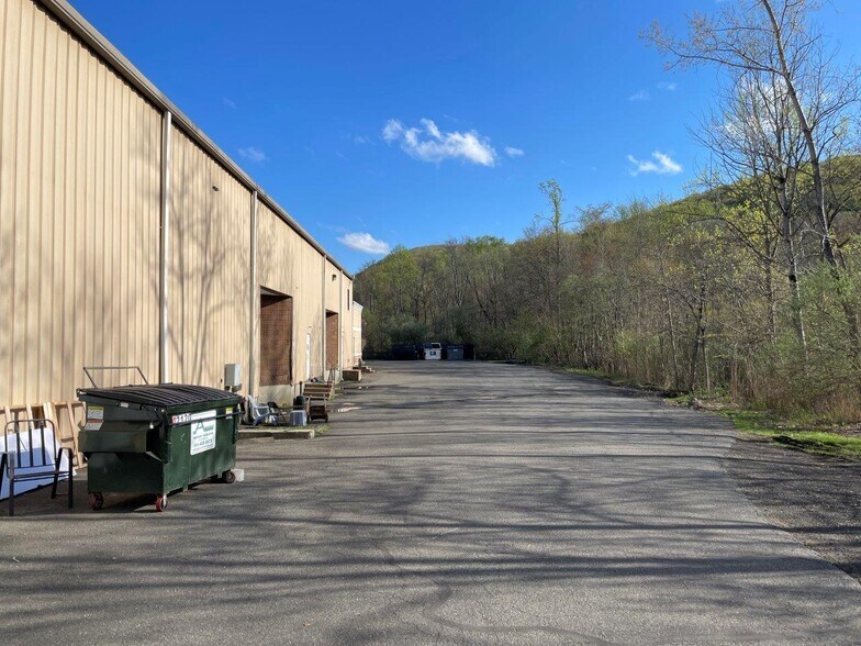 More Photos Of 13 Francis J Clarke Cir, Bethel Manufacturing For Lease