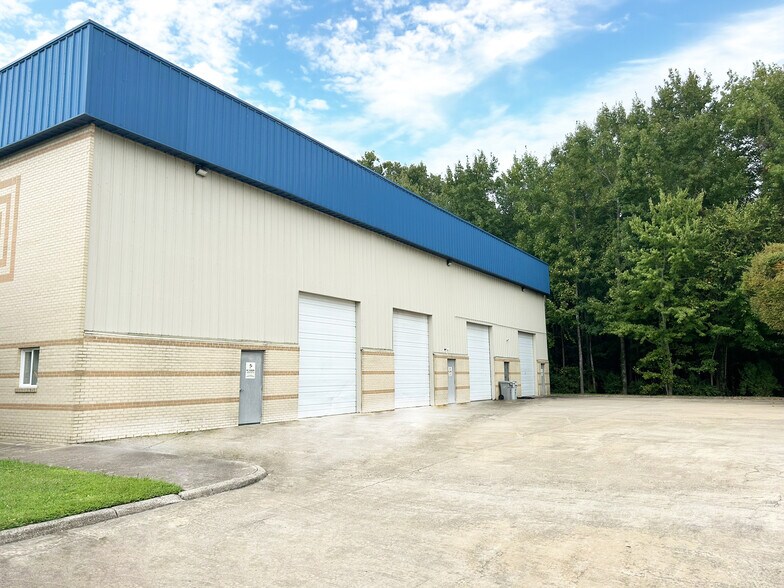 More Photos Of 3440 Chandler Creek Rd, Virginia Beach Light Distribution For Lease