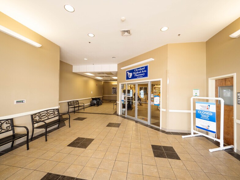 More Photos Of 810 E Sunflower Rd, Cleveland Medical For Lease