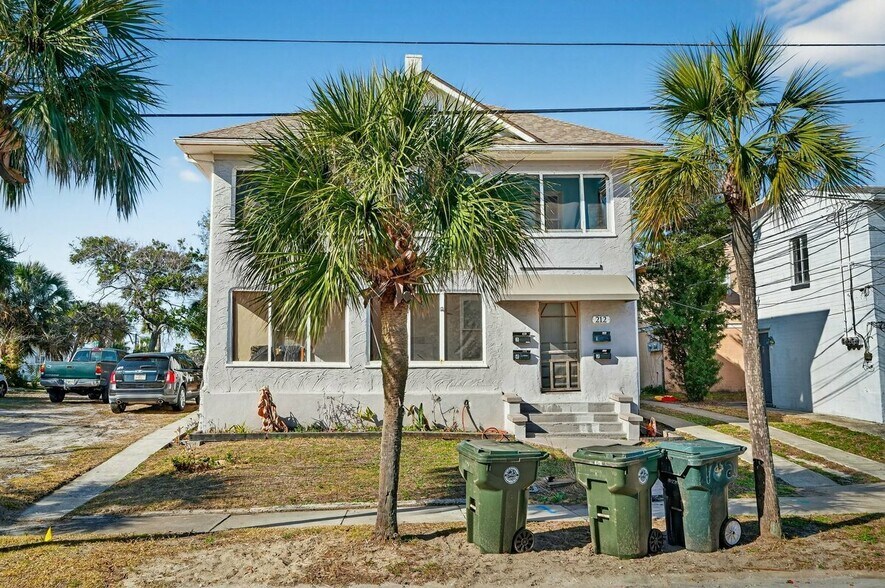 More Photos Of 212 S Oleander Ave, Daytona Beach Apartments For Sale