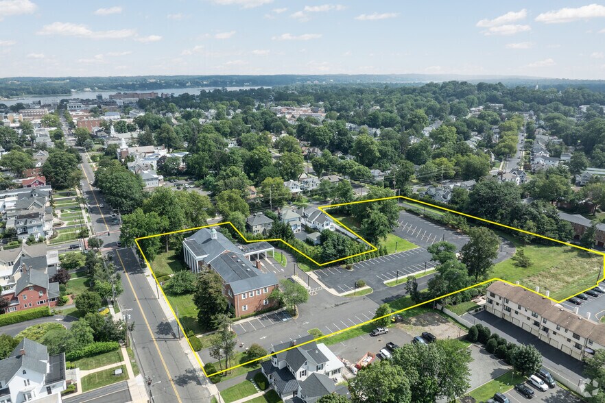 More Photos Of 303 Broad St, Red Bank Specialty For Lease