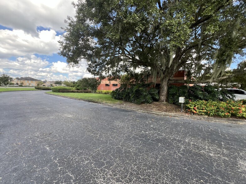 More Photos Of 702 Tillman Pl, Plant City Medical For Sale