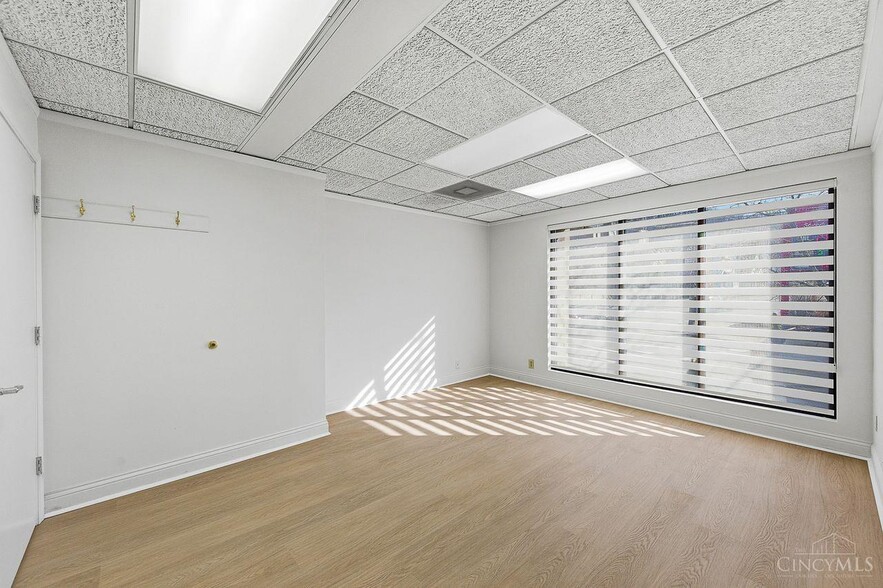 More Photos Of 347 Stanley Ave, Cincinnati Office Residential For Lease