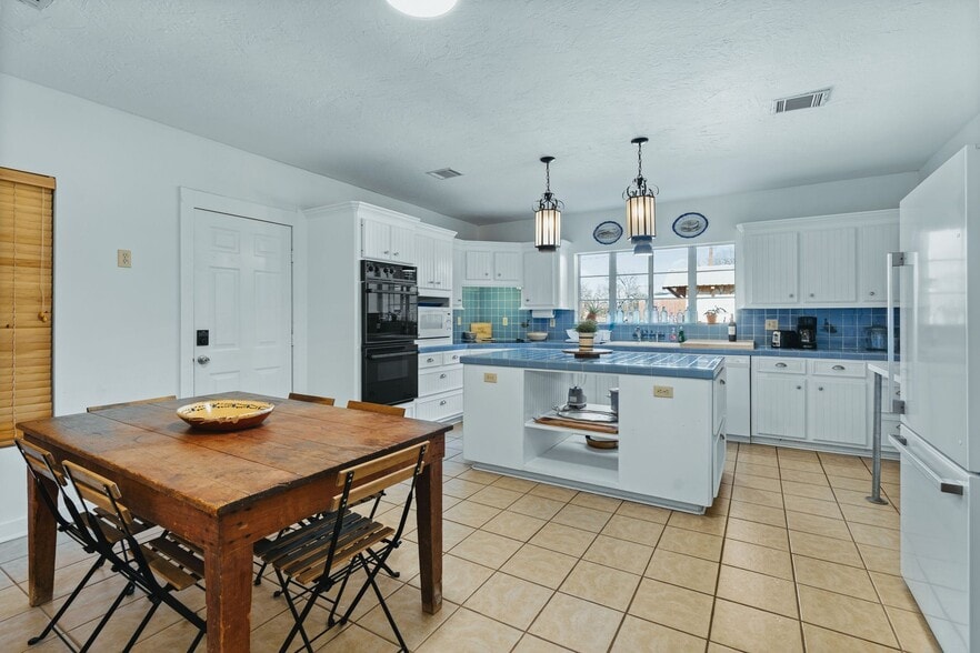 More Photos Of 5322 State Hwy 16 N, Bandera Hospitality For Sale