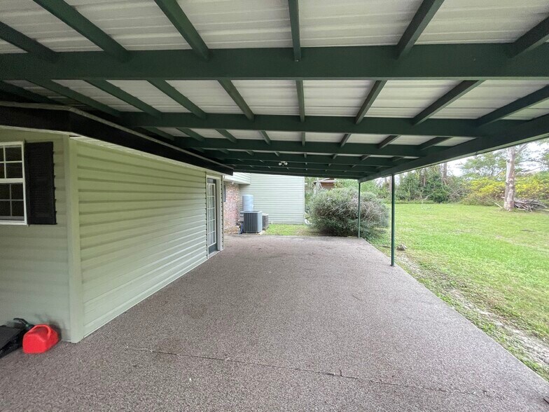 Primary Photo Of 135 SE Horace Witt Way, Lake City Specialty For Sale