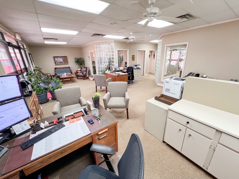 More Photos Of 4200 N Midland Dr, Midland Office For Lease