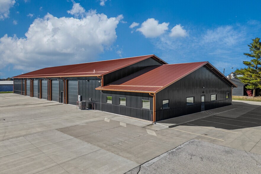 More Photos Of 33083 Ute Ave, Waukee Flex For Sale