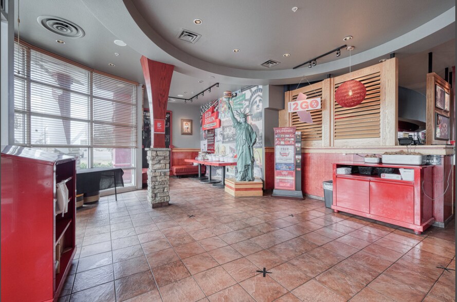 More Photos Of 2450 E 17th St, Idaho Falls Restaurant For Sale